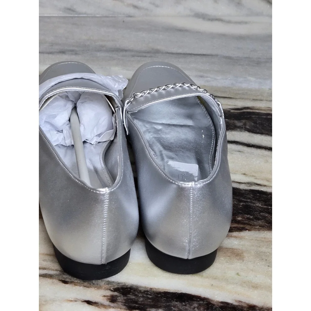 Tahari Chambord Silver Metallic Vegan‎ Leather Chain Link Loafers Size 8